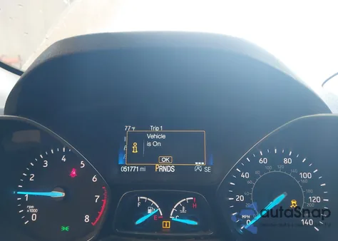 2018 Ford Escape Titanium z USA, uszkodzony, nr VIN 1FMCU9J9XJUC33800